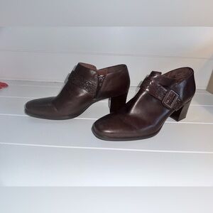 Clarks Artisan Leyden Bell Leather Ankle Boots Women’s 9.5M Brown